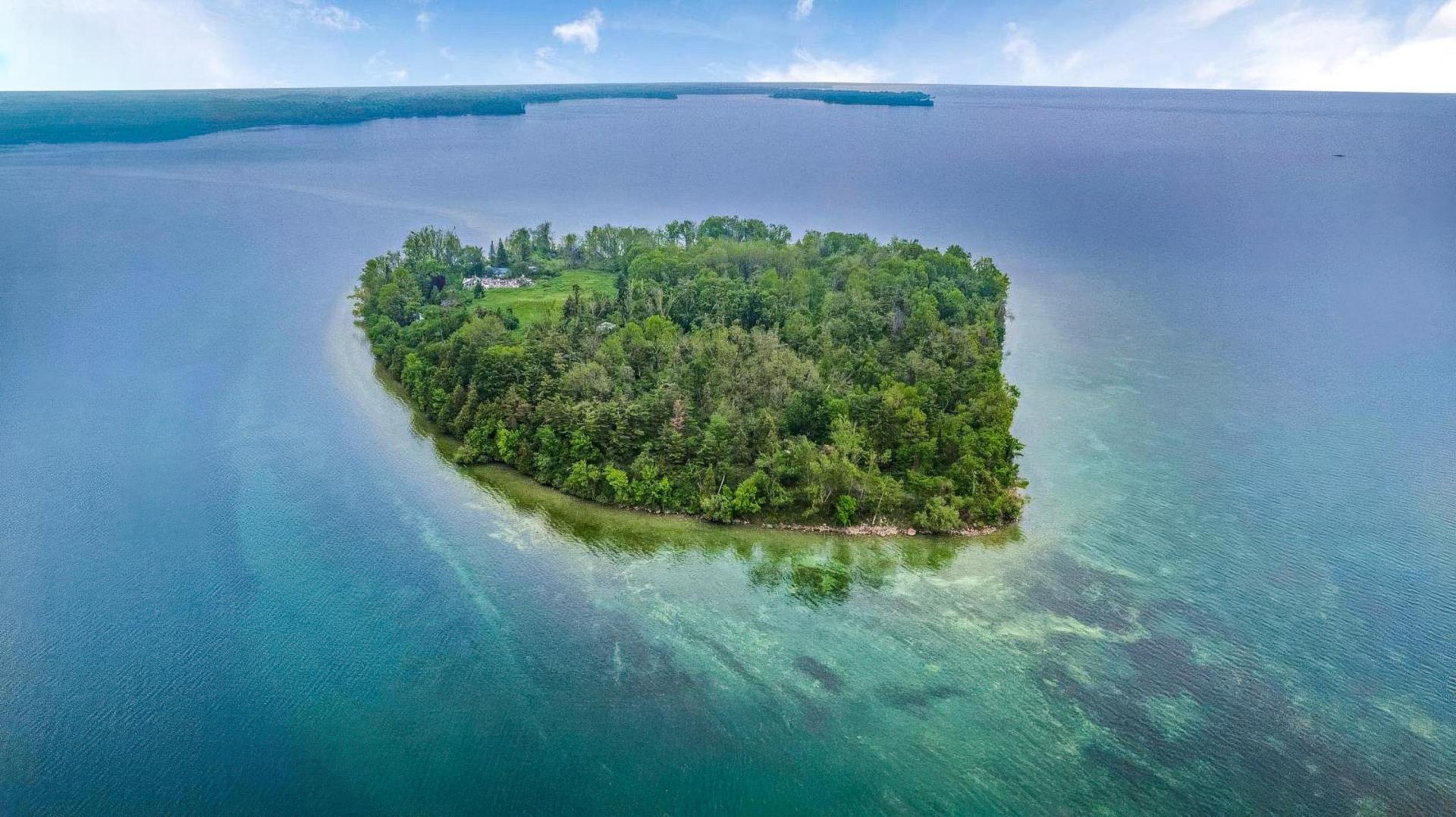 Strawberry Island – Private island in Ontario, Canada