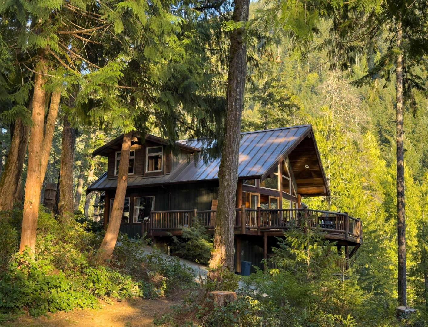 Sunset Island Resort – Private island in British Columbia, Canada