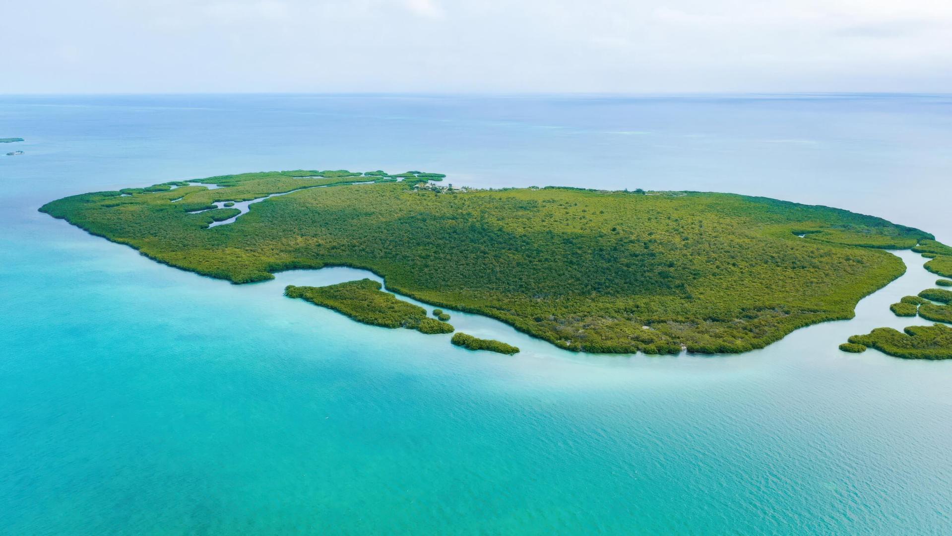 Water Caye – Private island in Belize, Central America