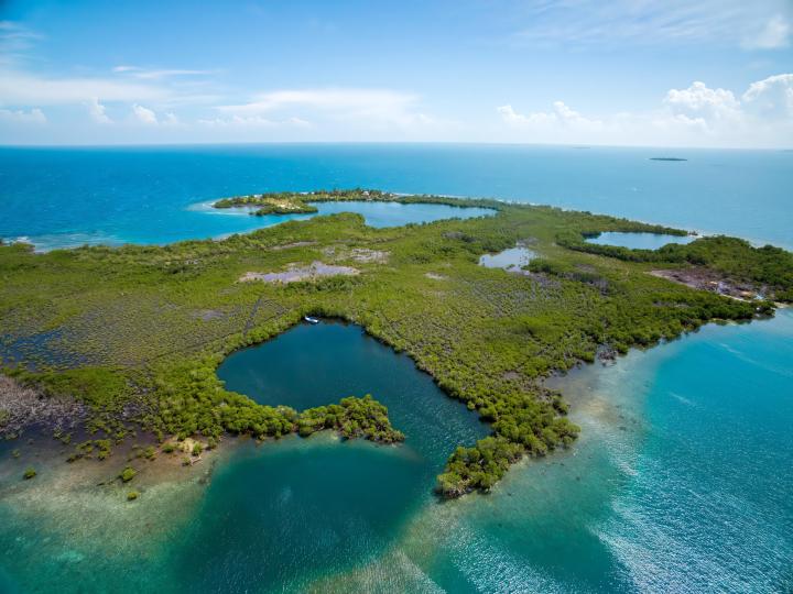 Lark Caye – Private island in Belize, Central America