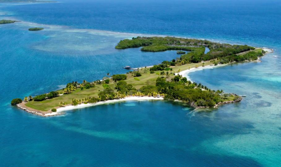Fort Morgan Cay – Private island in Honduras, Central America
