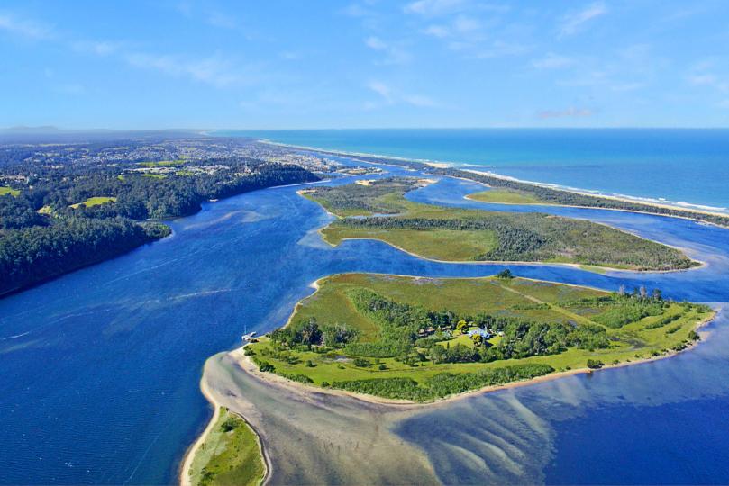 Fraser Island – Private island in Australia, South Pacific
