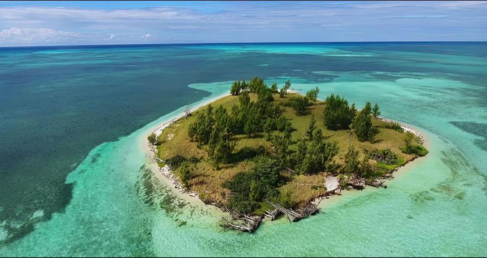 Sandy Cay – Private island in Bahamas, Caribbean
