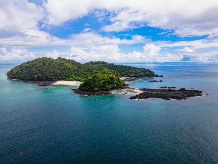 Isla de Puercos – Private island in Panama, Central America