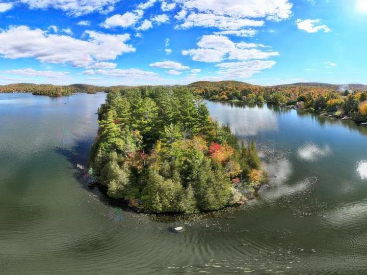 Lake Echo Island – Private island in Quebec, Canada