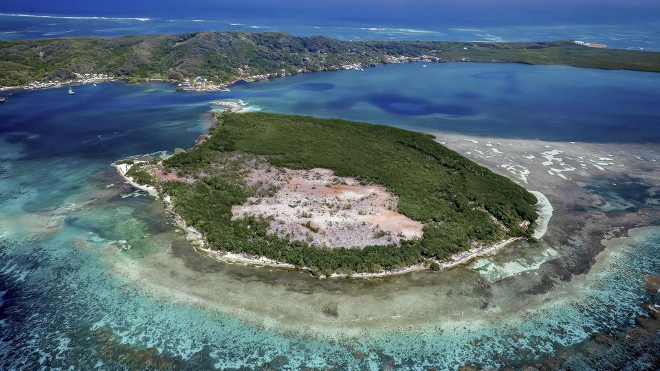 Rose Cay – Private island in Honduras, Central America