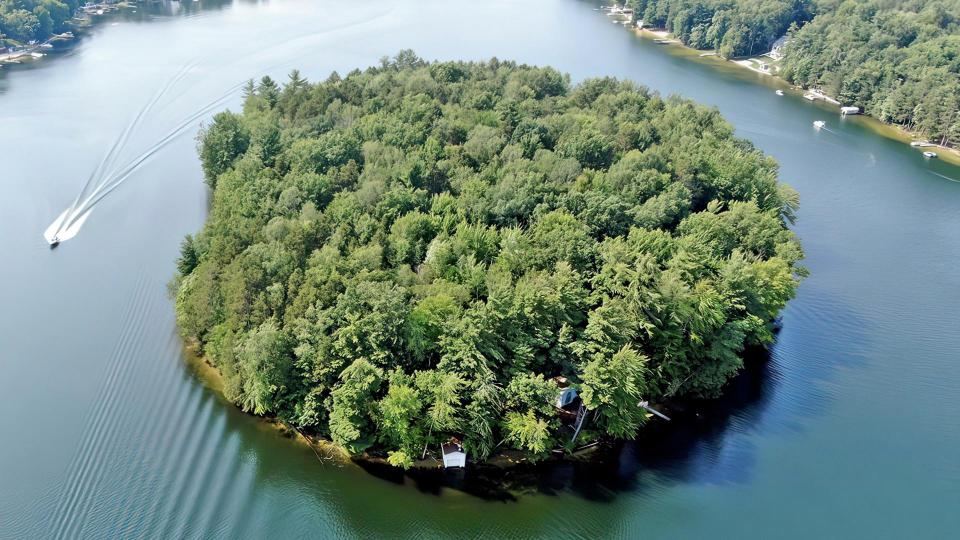 Private Island on School Section Lake – Private island in Michigan, United States