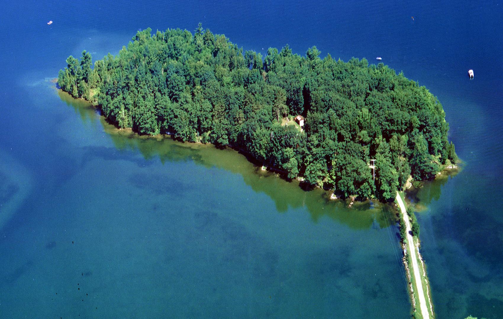 Private islands for sale in Michigan, United States